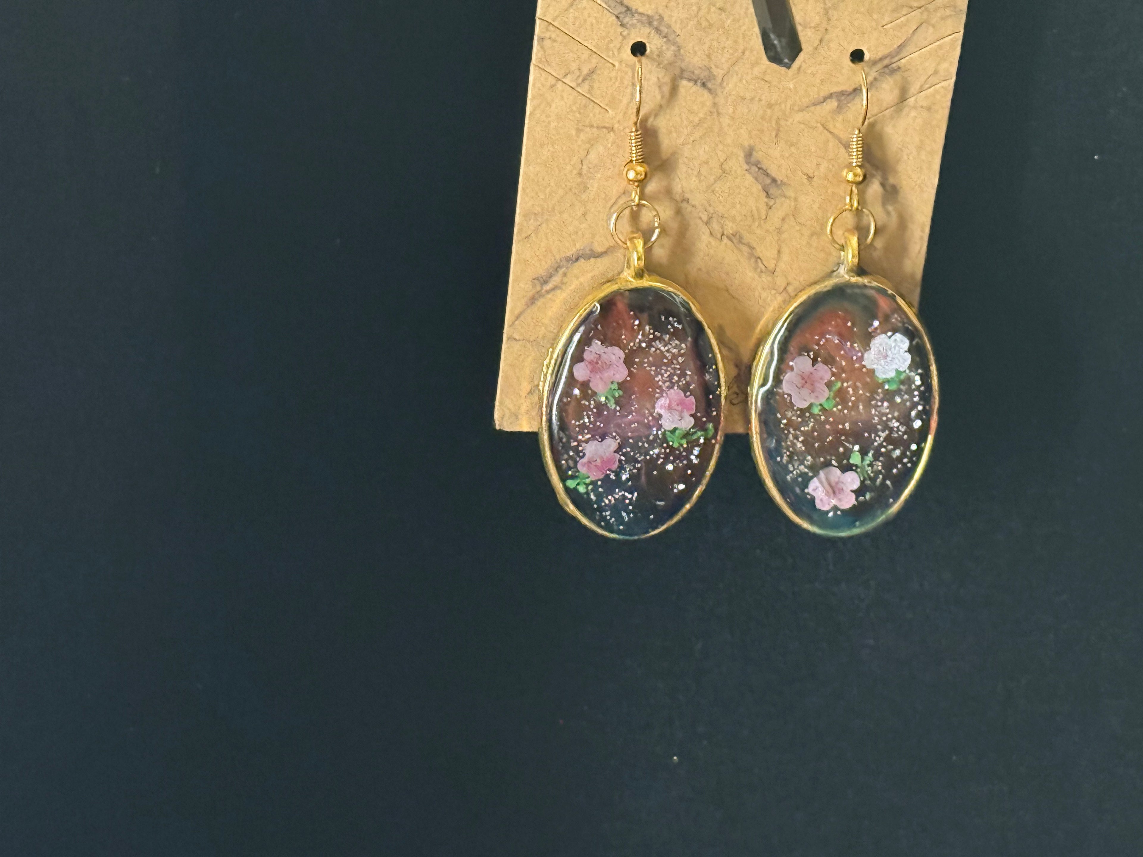 Sparkly Pink Flower Resin Earrings - Glitter Botanical