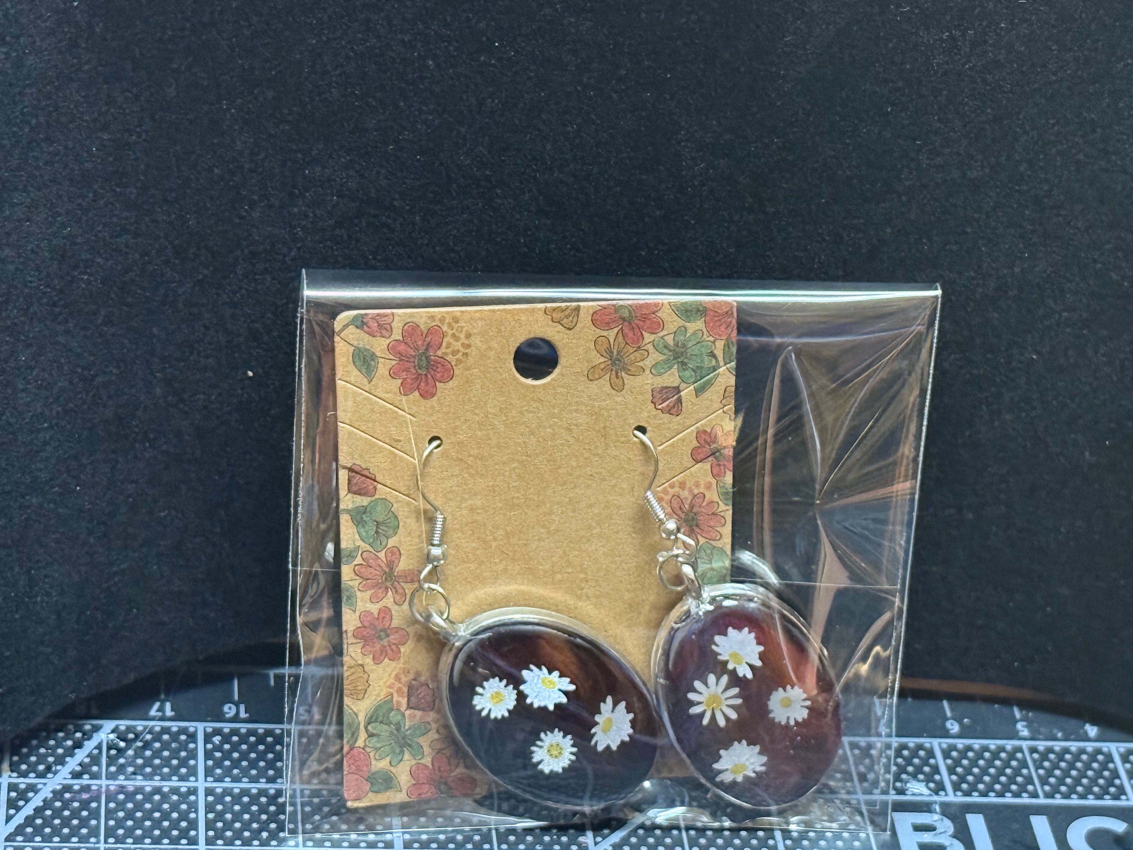 Brown Resin Circle Earrings with White Daisies - Handmade Floral Jewelry