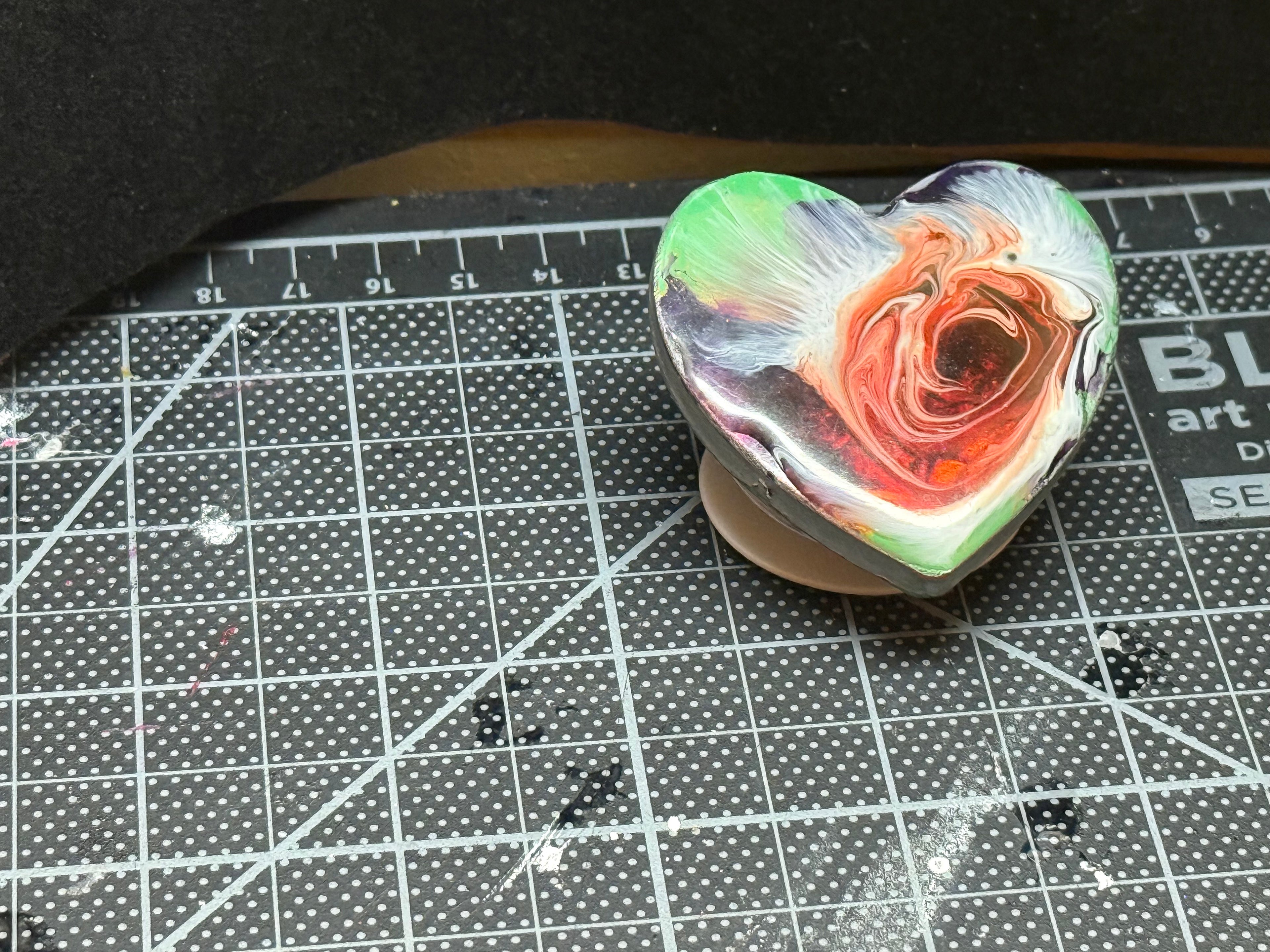 Floral Swirl Resin Pop Socket